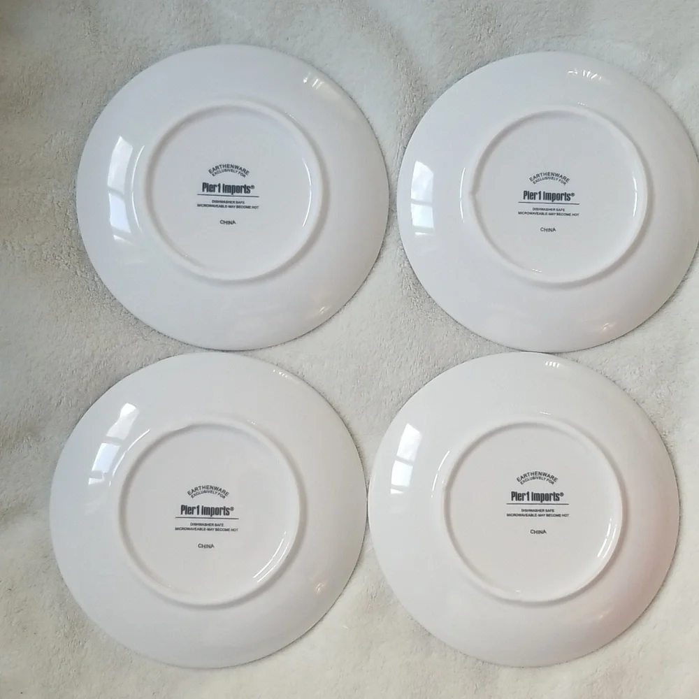 Pier One Imports set of 4 Christmas appetizer plates